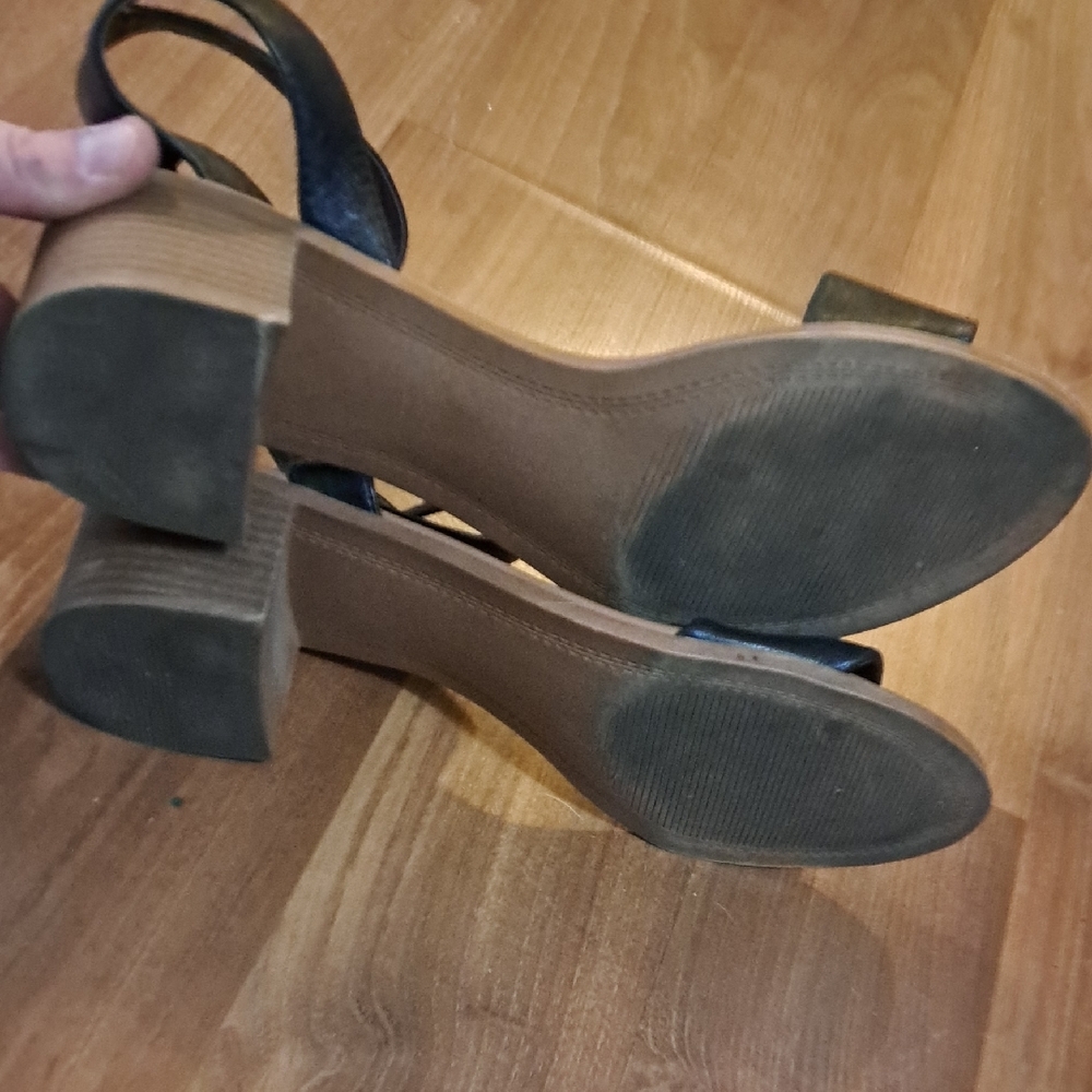 Steve Madden Black Block Heel Sandals - Picture 7 of 8